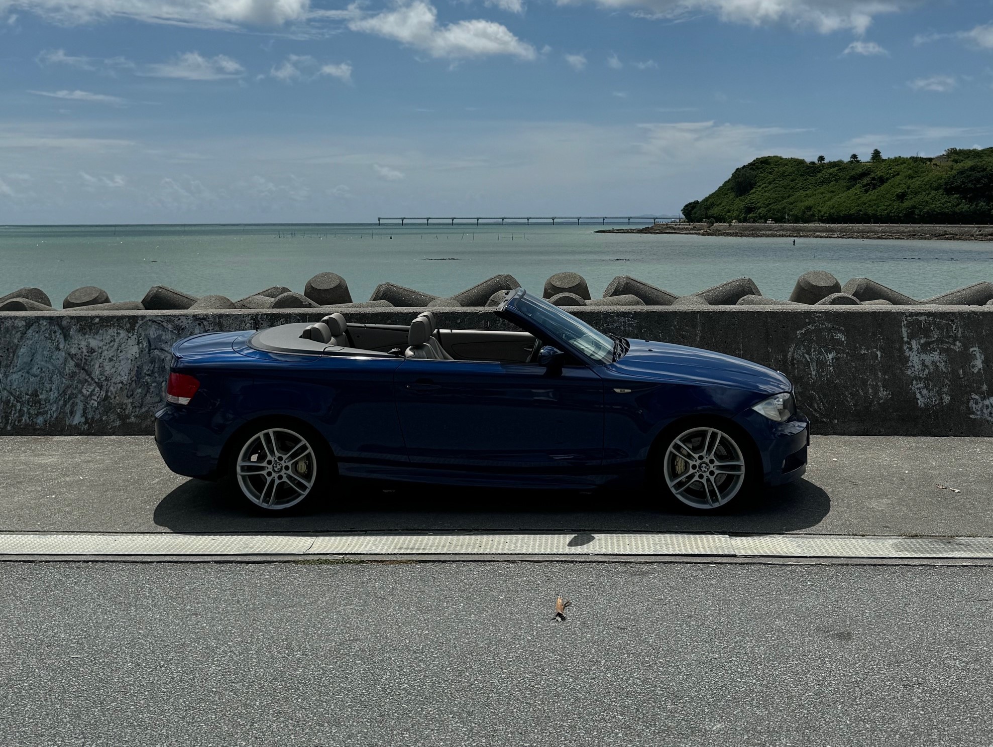 4 seater! Please enjoy your trip to Okinawa in a stylish BMW convertible car!!