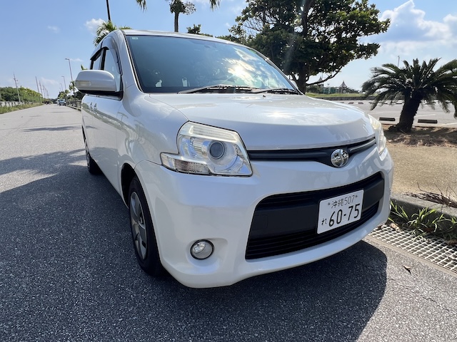 Compact 7-Passenger Minivan, World's Smallest Minivan [Sienta DICE]