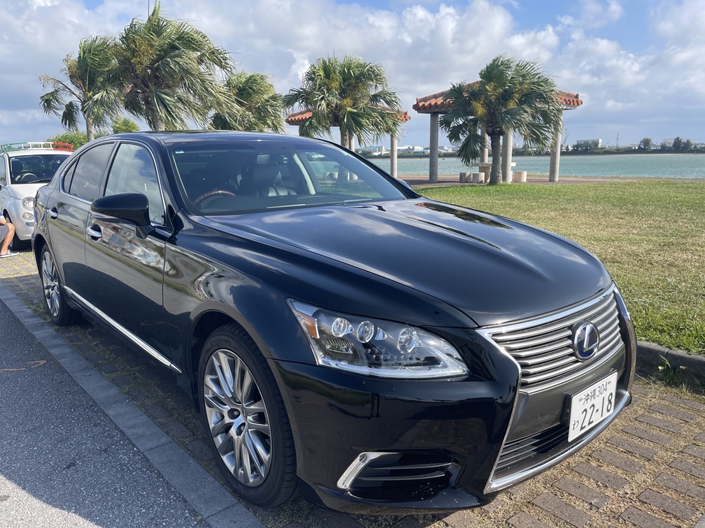 First Class Cruising for 65% Dicount. LEXUS LS600h with Basic Insurance & Valet Service. Car Pick up in 5 - 10 minutes!  No need to come to our office.