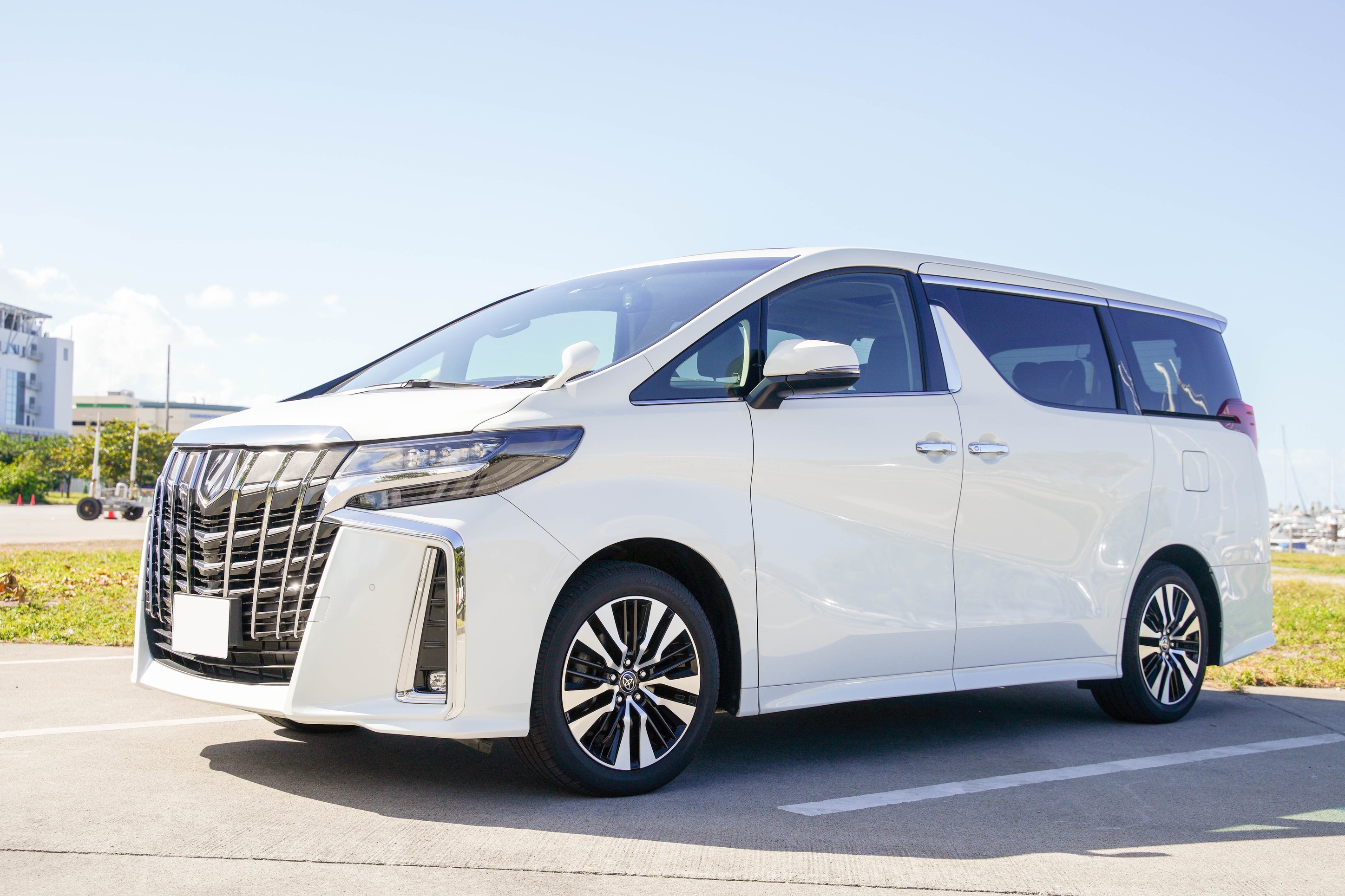 ★ Insurance Included ★ Free Airport Shuttle ★ 10 mins from Naha Airport ★ No Refueling Needed ★ TOYOTA ALPHARD Premium / 7 seats – Perfect for families & luxury travel