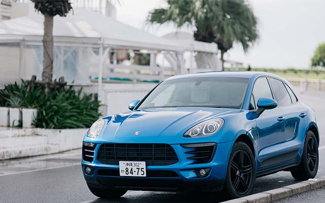 [Popular Vehicle] Porsche Macan 🌺 Kokusai Street / Kencho-mae 🌺 [NOC / Liability Waiver Included & Free Taxi Transfer from the Airport]