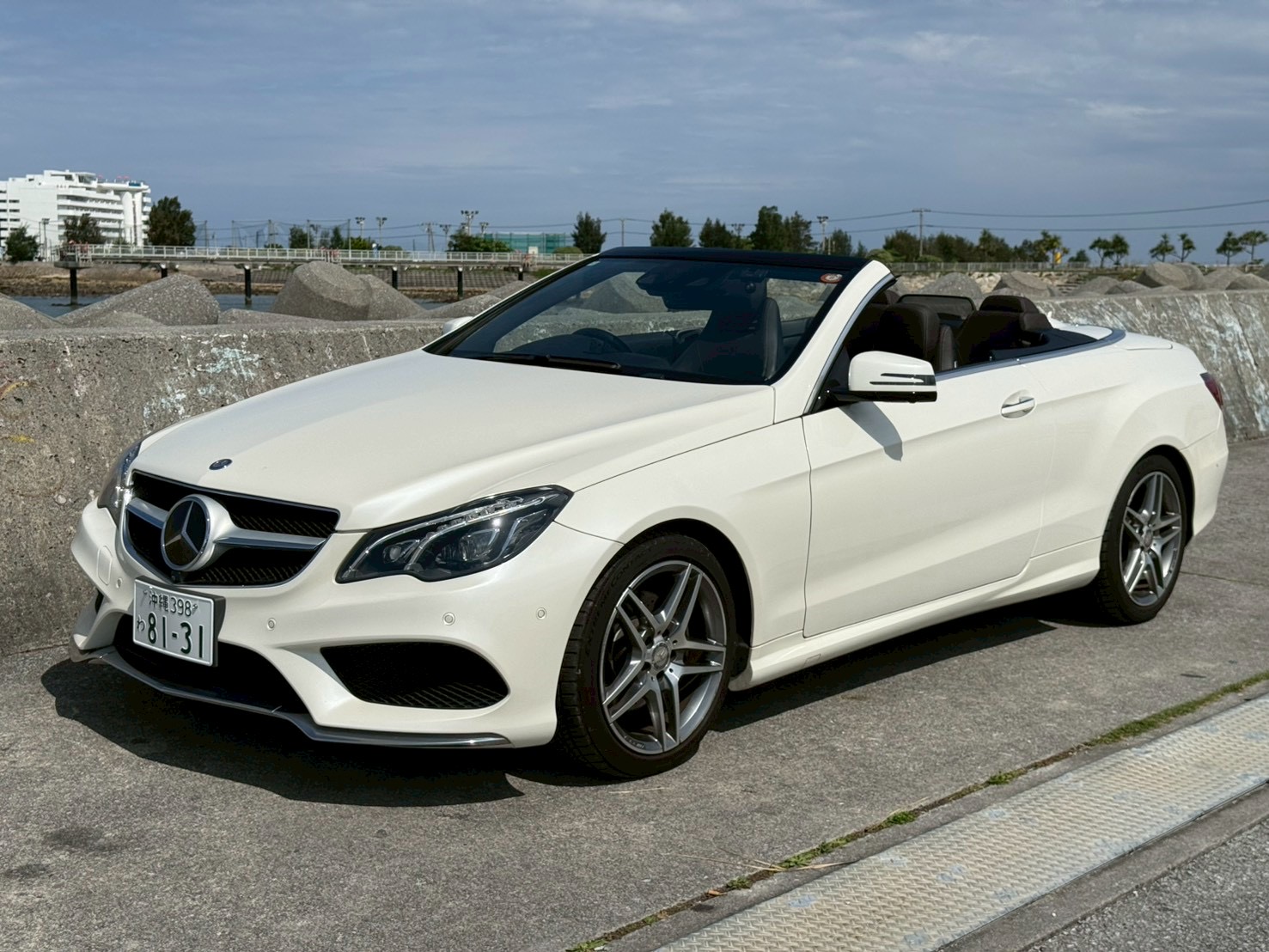 Mercedes-Benz E-Class Cabriolet: 50% OFF from the second night onwards! Even more savings with consecutive nights!