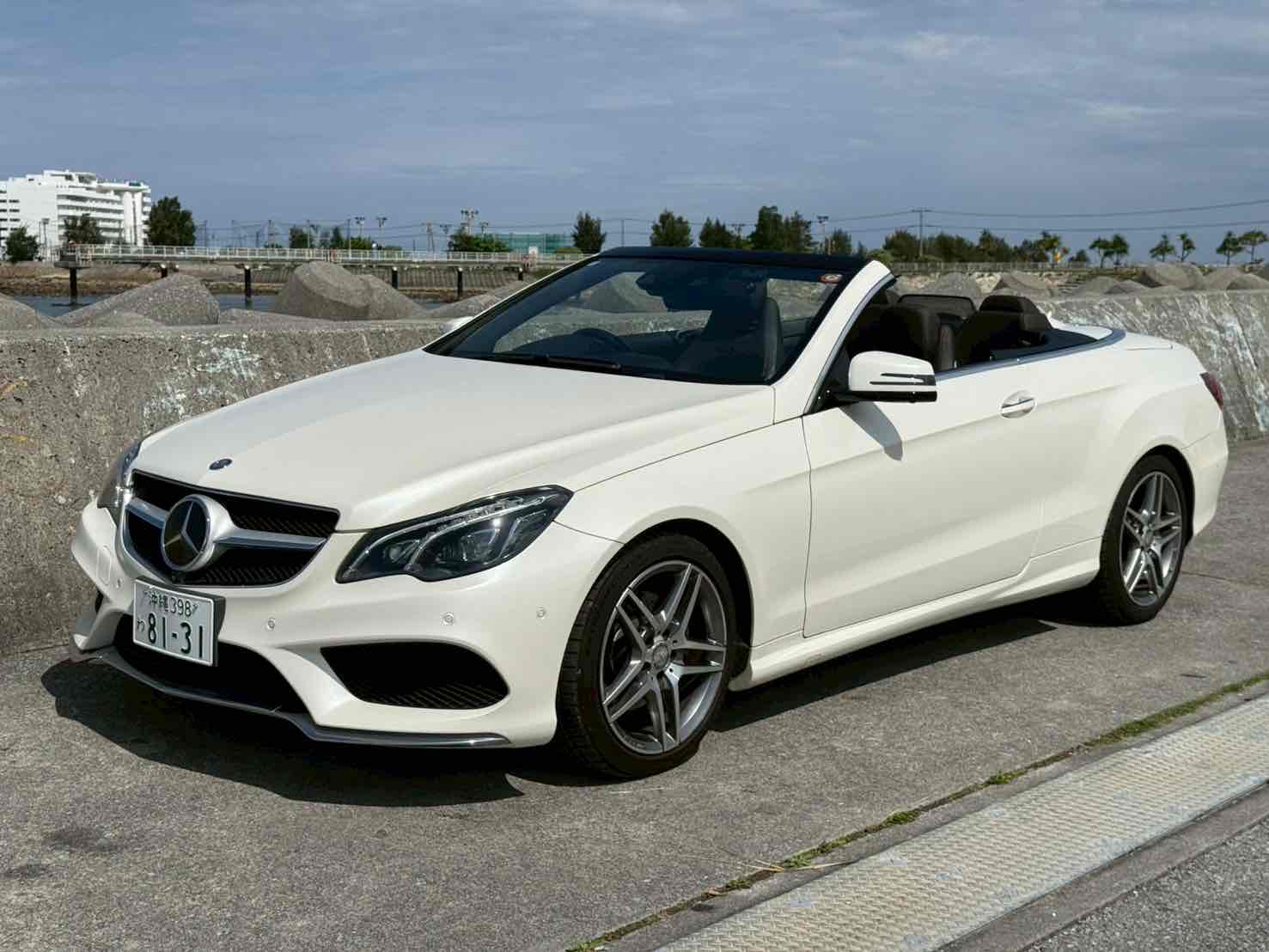 Mercedes-Benz E-Class Cabriolet: 50% OFF from the second night onwards! Even more savings with consecutive nights!