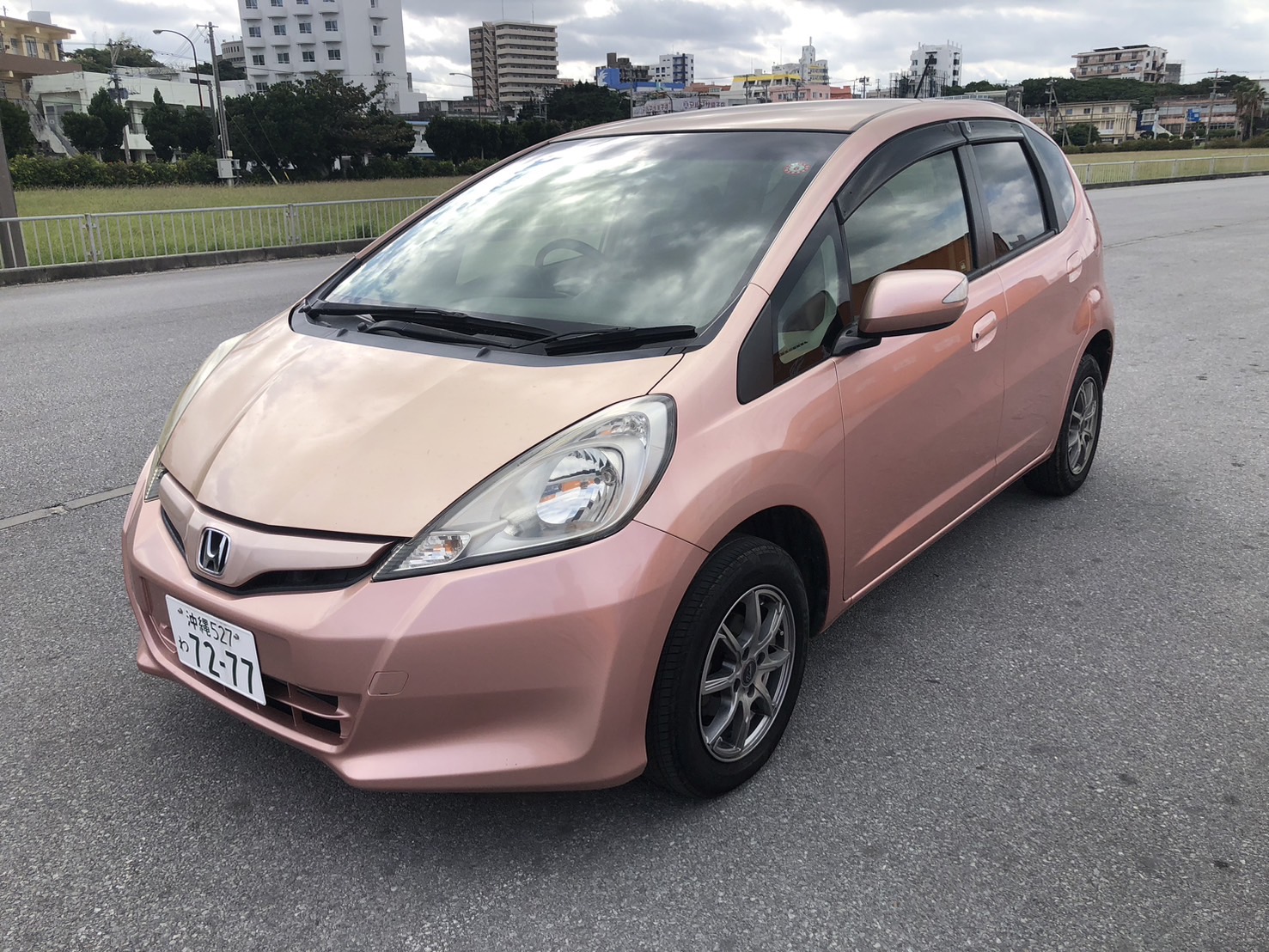 [5 minutes by free shuttle from Miyakojima Airport! Popular compact car HONDA Fit (^ ^)